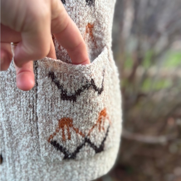 Harries Woman’s 100% Wool Brown Patterned Sweater Vest Sz Sm - Picture 6 of 9